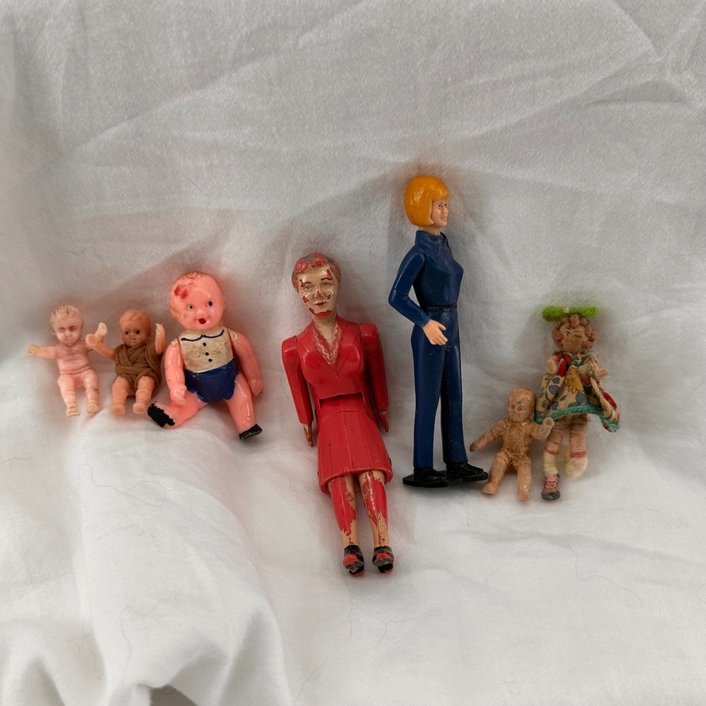 Vintage Mixed Miniature Doll House Lot Blue Red Plastic Cloth Fair Renwall